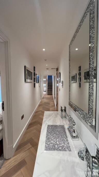 Panoramic Perfection Marble Arch 2Br Penthouse 74 Apartment ลอนดอน ภายนอก รูปภาพ